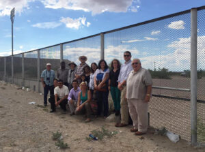 WorkingGroupAtMexicoTexasBorderFence